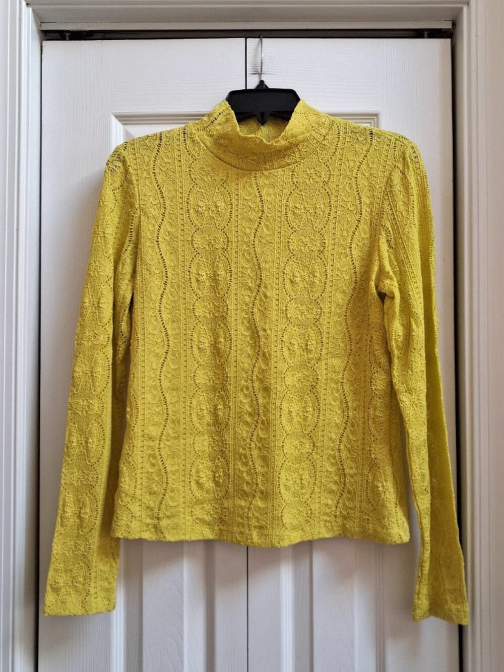 ANTHROPOLOGIE Chartreuse Lace Mock Neck Long Sleeve Top sz M